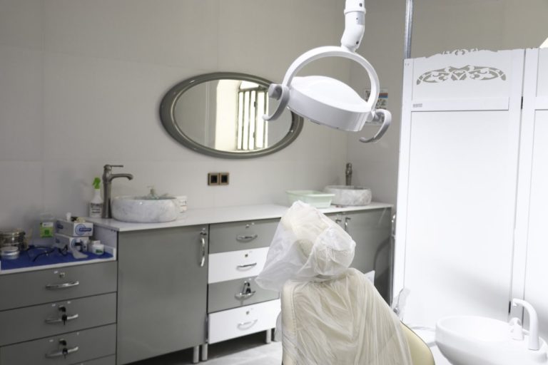 کلینیک دندانپزشکی زندیه شیراز